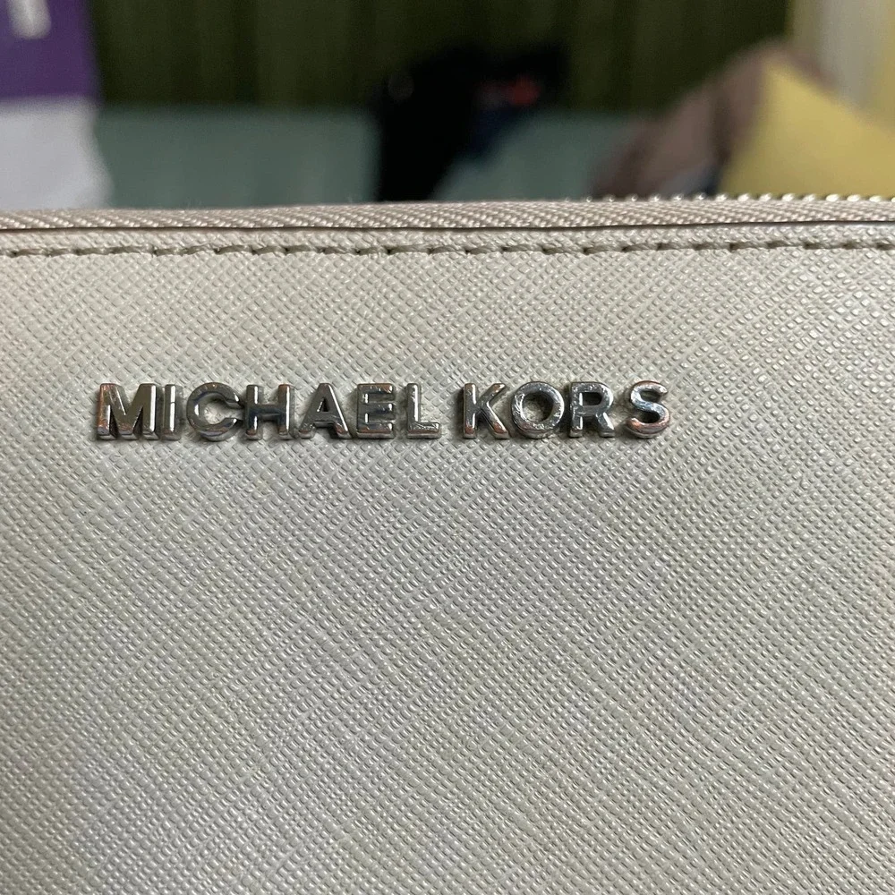 Michael Kors Jet Set Large Saffiano Leather Wallet